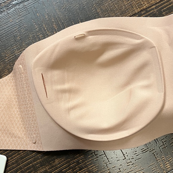 NWT VertVie Nude/Beige Strapless Bandeau Bra - - Picture 3 of 11